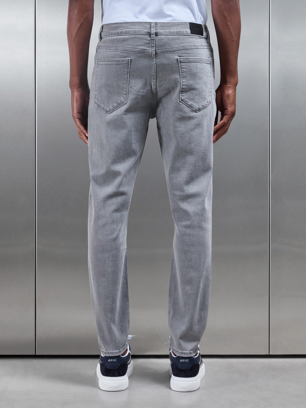 Slim Fit Grå Denim Jeans med Mid-Rise Talje og 5 Pocket Design 5